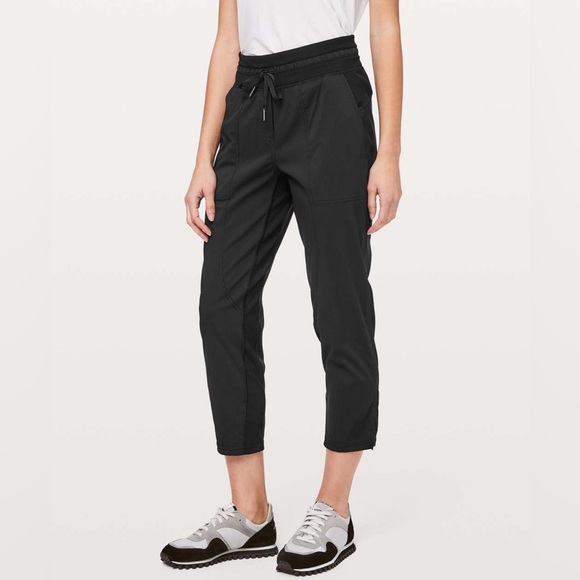 lululemon athletica Pants - Lululemon Dance Studio Crop 25”